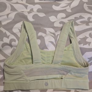 Lululemon cute sports bra- size 6
